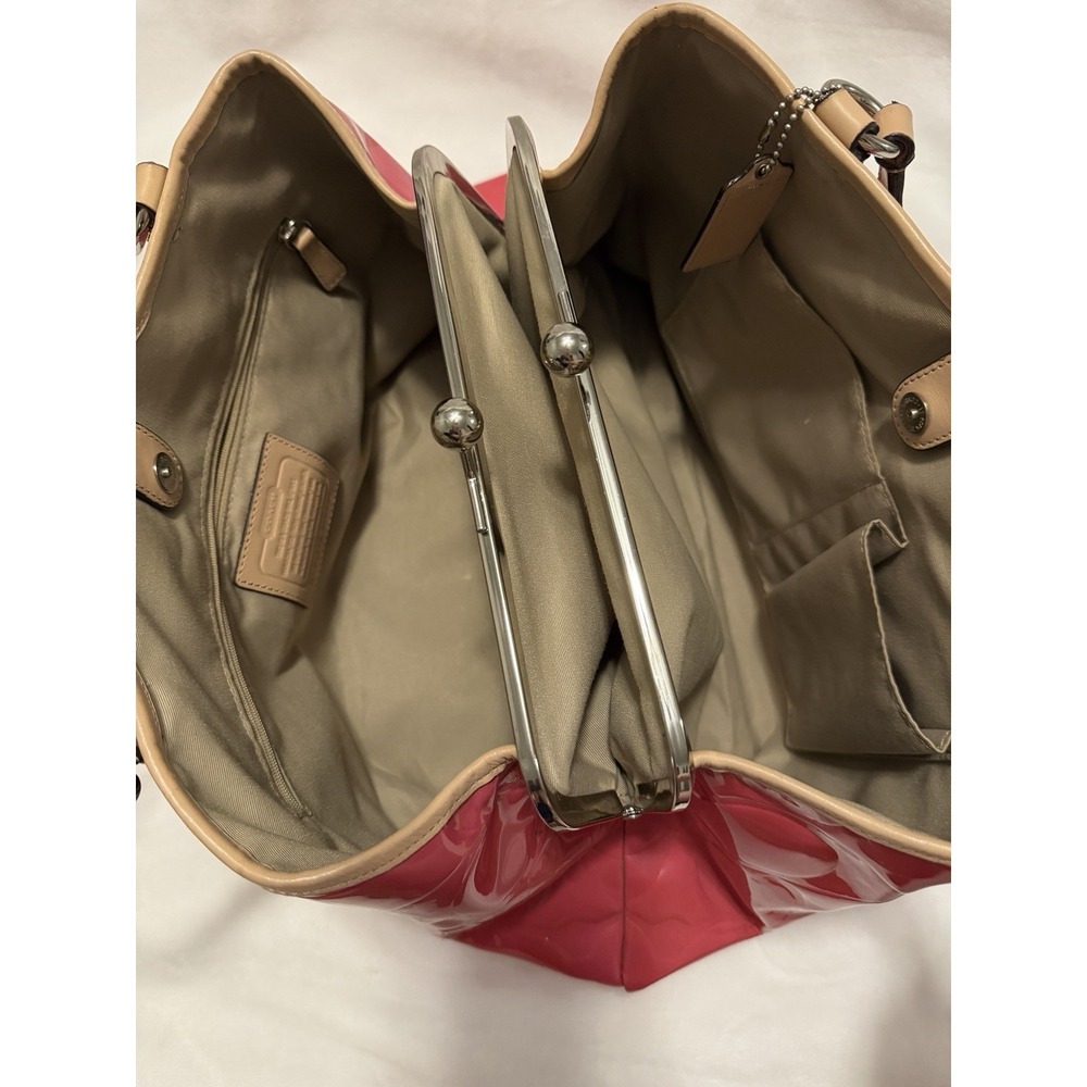 Coach patent leather tote bag in mulberry pink with tan leather trim w wallet - Picture 3 of 6